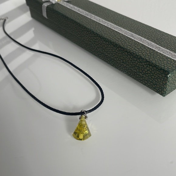 August Birthstone Necklace 💚 - Picture 4 of 4